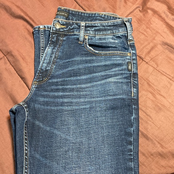 Men’s Dark Blue Colored Jean with a Bootcut Leg By silver Jeans Co. Brand.  EUC! - Picture 10 of 16
